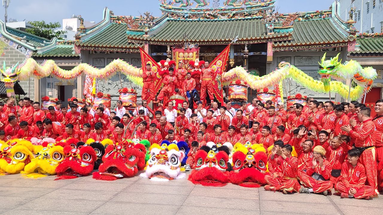 Full Clip Đoàn Tinh Anh Đường làm lễ khai quang điểm nhãn tại chùa - Múa Lân hấp dẫn nhất Tết 2026