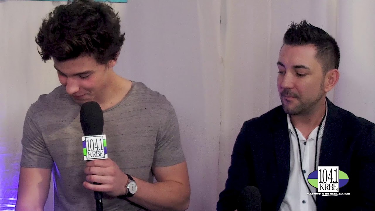 Backstage at The 2017 AMA's with Shawn Mendes