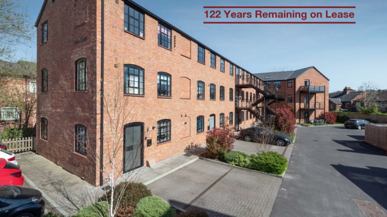 River Court, Oakridge Road, HP11 - &pound;290,000.
