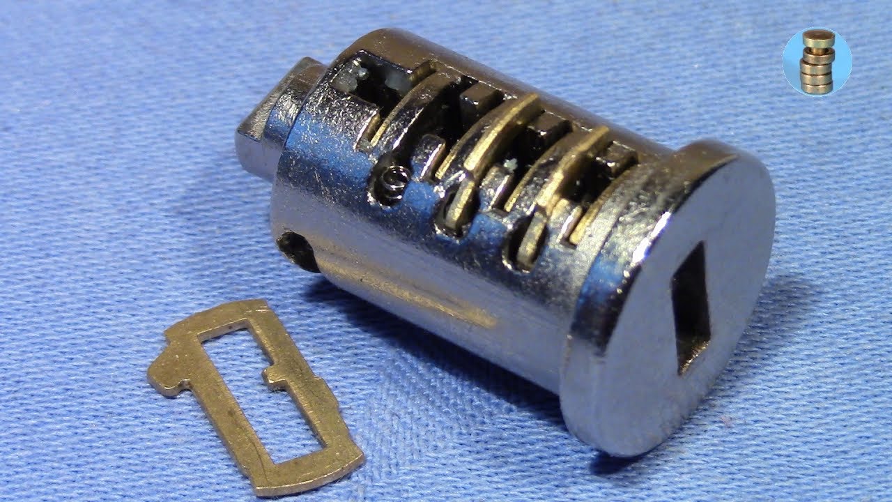 (picking 664) Slider lock inspected (from the pink bike lock - video 662)