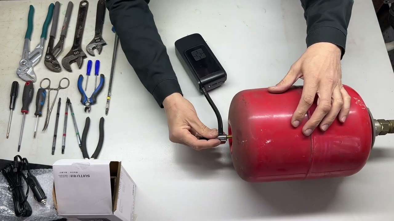 Мини компрессор аккумуляторный SUITU ST-9624 обзор