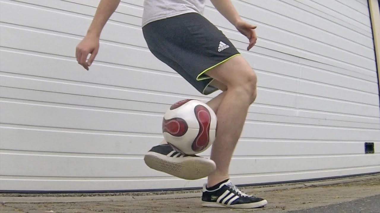 CLIPPER (Tutorial) :: Freestyle Football / Soccer (LOWERS) Footbag Trick