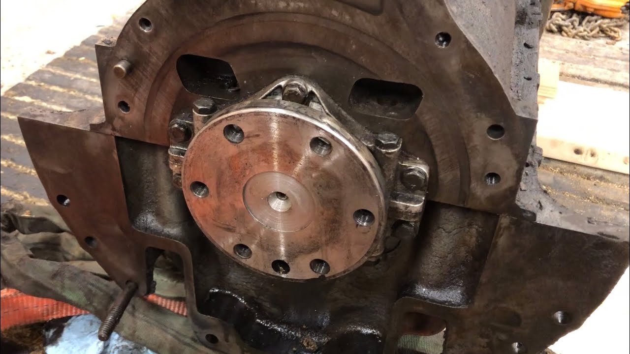 Disassembly of the  Rear main rope seal Perkins A3 152