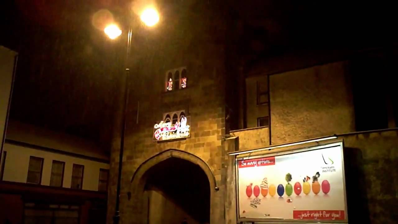 Snowing in Clonmel.wmv