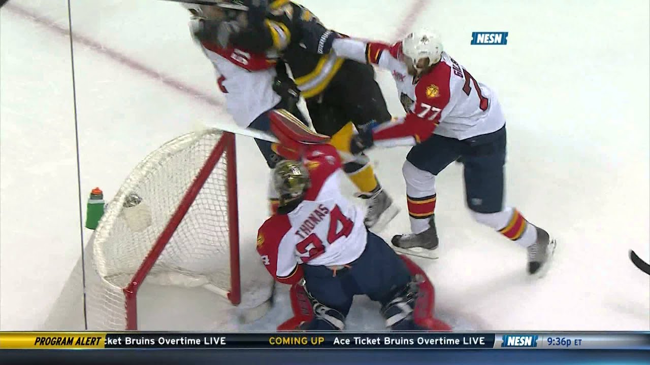 Tim Thomas slashes Carl Soderberg 1/28/14