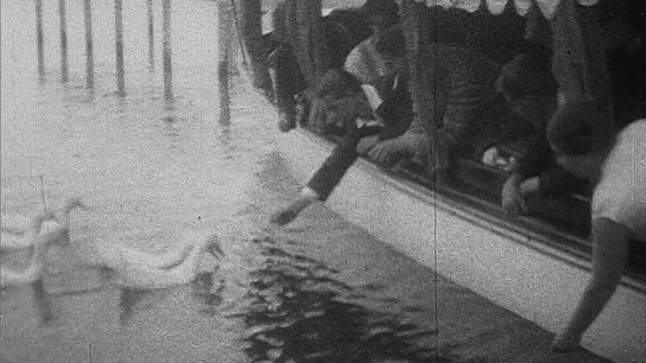 A Day on the Broads (1929) | Britain on Film