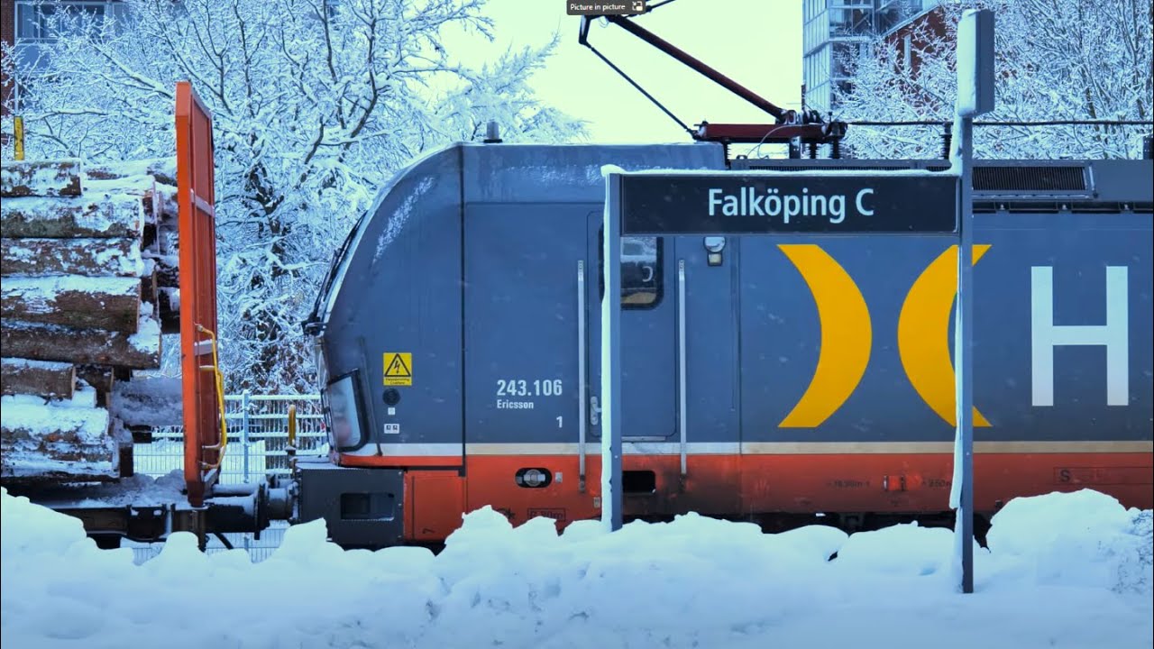 Tåg på Falköping C i Snöoväder Del 2 - Januari 2023 - 4k60