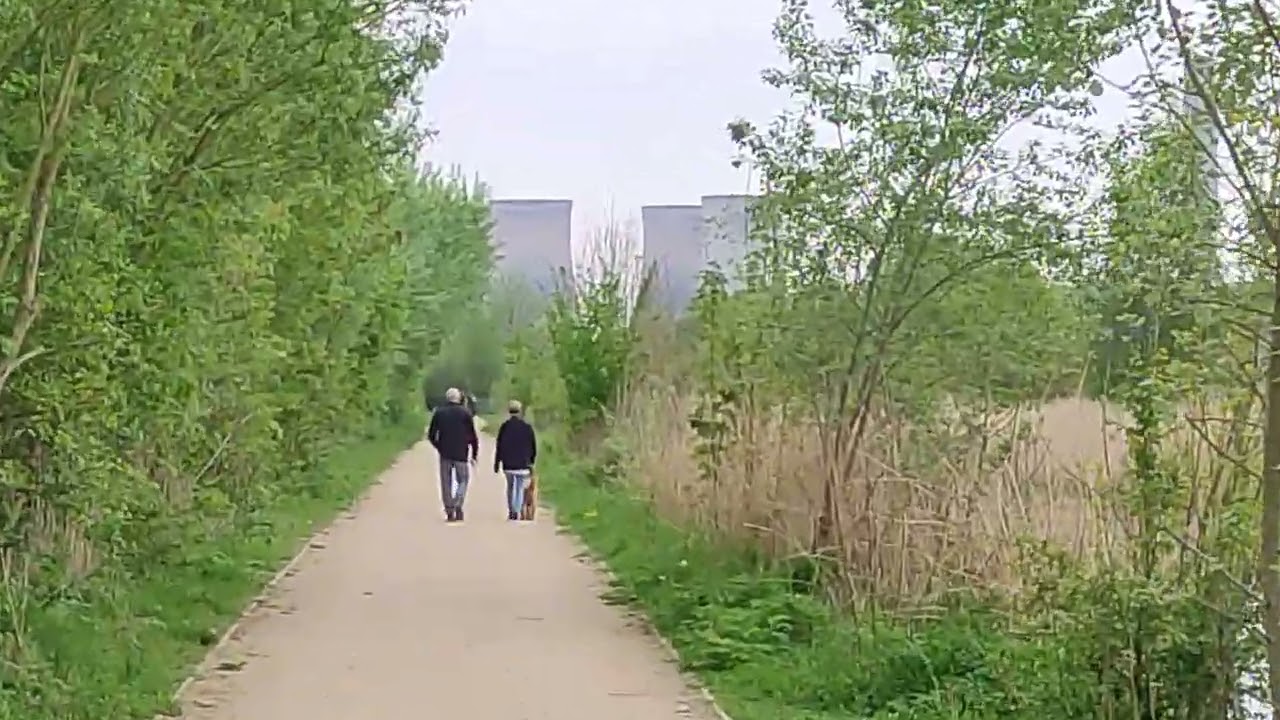 4K Highlighted Walk. Sankey Bridges to the Ferry Tavern via the Sankey Canal on Monday 2 May 2022.