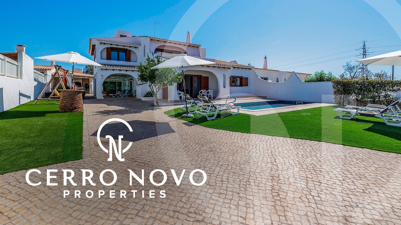 A traditional five-bedroom country villa with a swimming pool, located near Guia - Ref. CNV6674