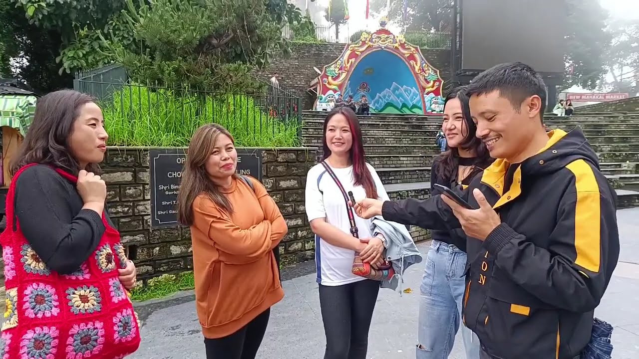 Translate Challenge English to Nepali|₹500 Challenge|Darjeeling Chowrasta|