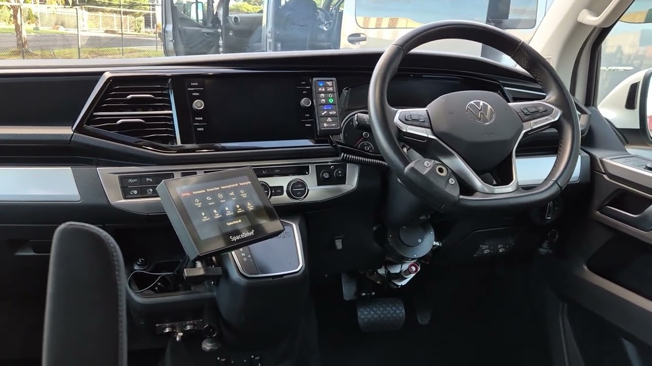 Independence Automotive - Side entry Drive from Wheelchair Volkswagen Multivan T6.1