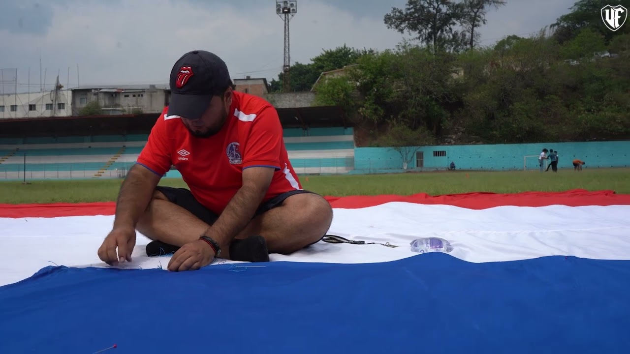 3L ÚNICO 6IGANTE, BARRA ORGANIZADA LA ULTRA FIEL.