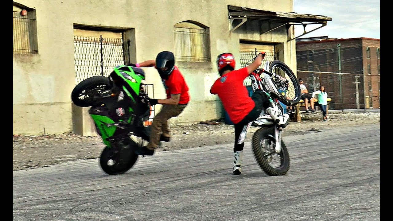 JUNKYARD KENNY & JACK FIELD - ST. LOUIS STUNT SESH - TRIALS VS. SPORTBIKE @ SHADY JACKS SALOON