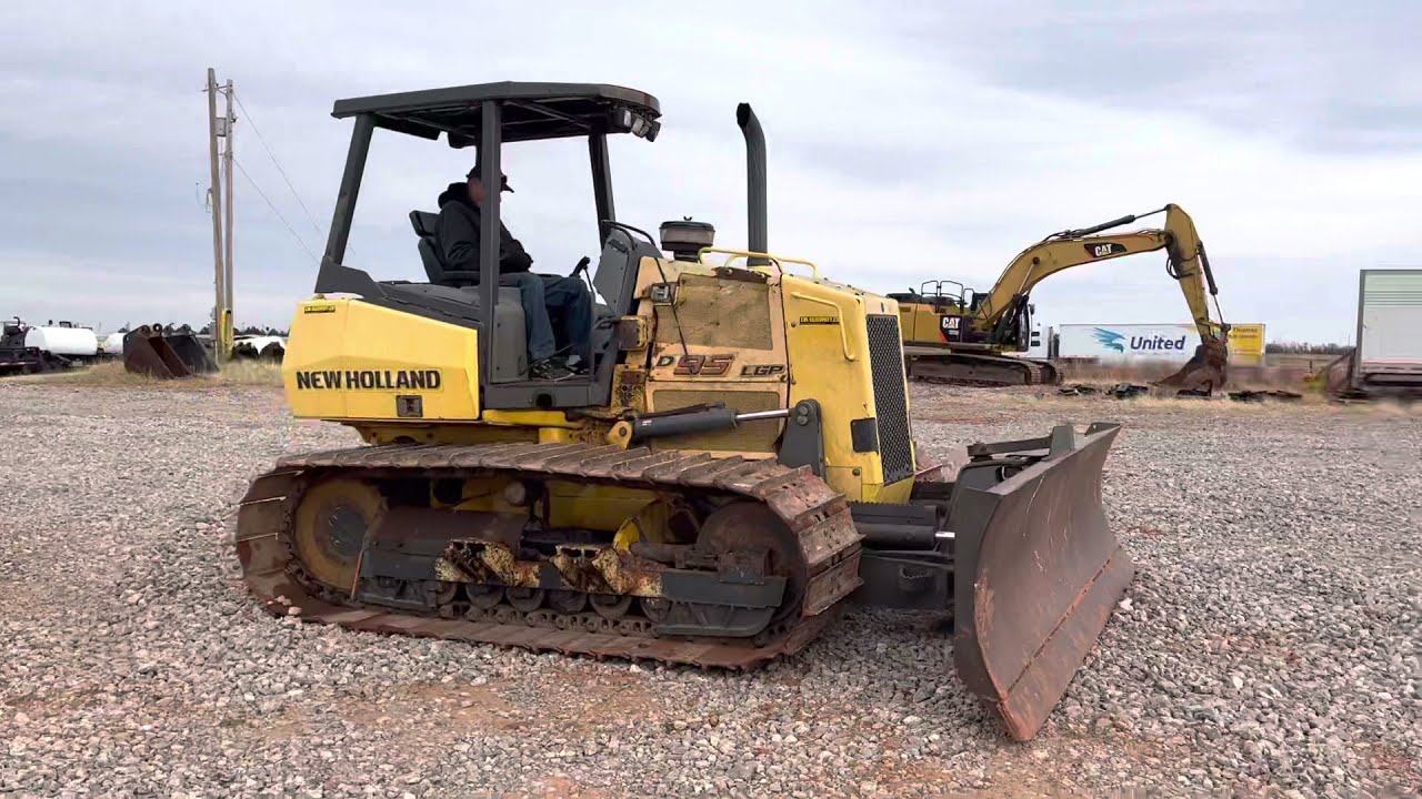 New Holland D95 Bulldozer