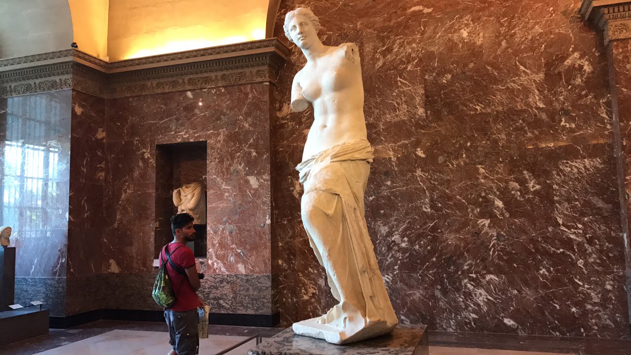 Venus de Milo - Art treasures of the Louvre with Euro in Paris