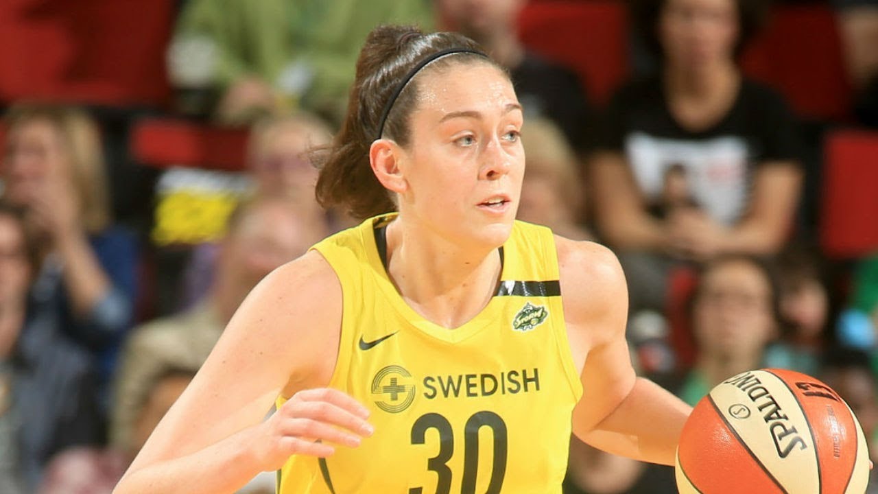 Breanna Stewart (32 Points) Leads Storm to Win in New York
