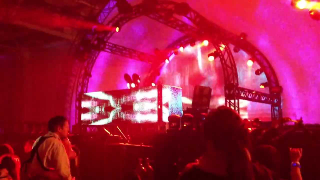 Deadmau5 @ Lights All Night 2013 [1080p]