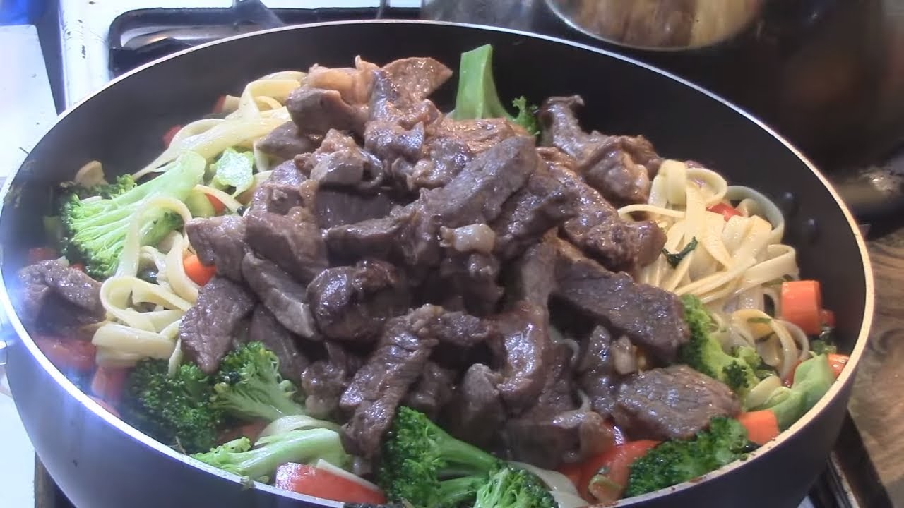 pasta con carne y vegetales