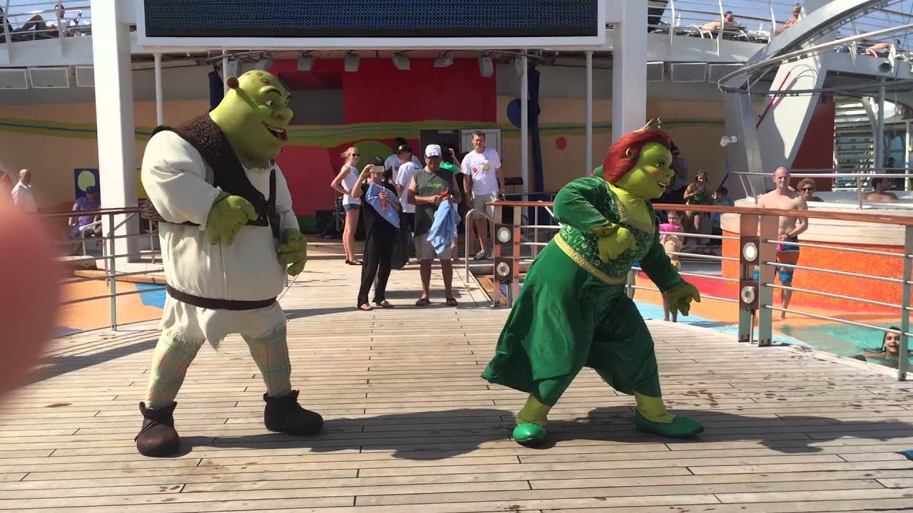 Princess Fiona and Shrek love a nice pool deck dance!