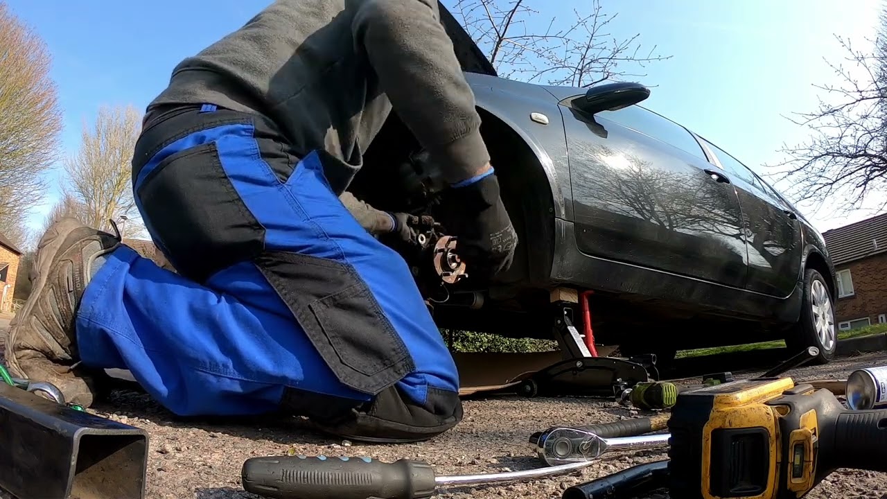 Nissan Primera 2005 1.8 petrol Clutch Replacement!!!