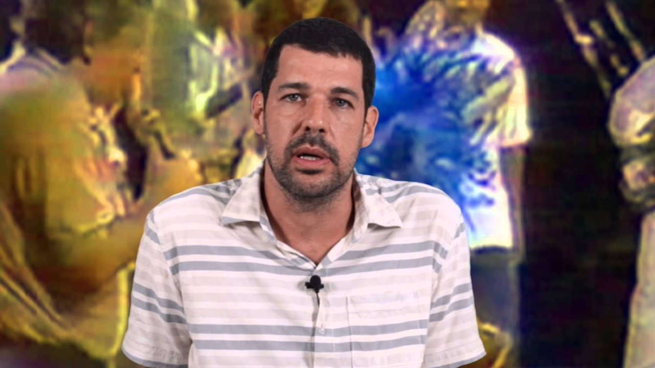 Cabe&ccedil;a A Vida &eacute; Curta! No Balan&ccedil;o de Kelly - Fev/2015 | Curta!