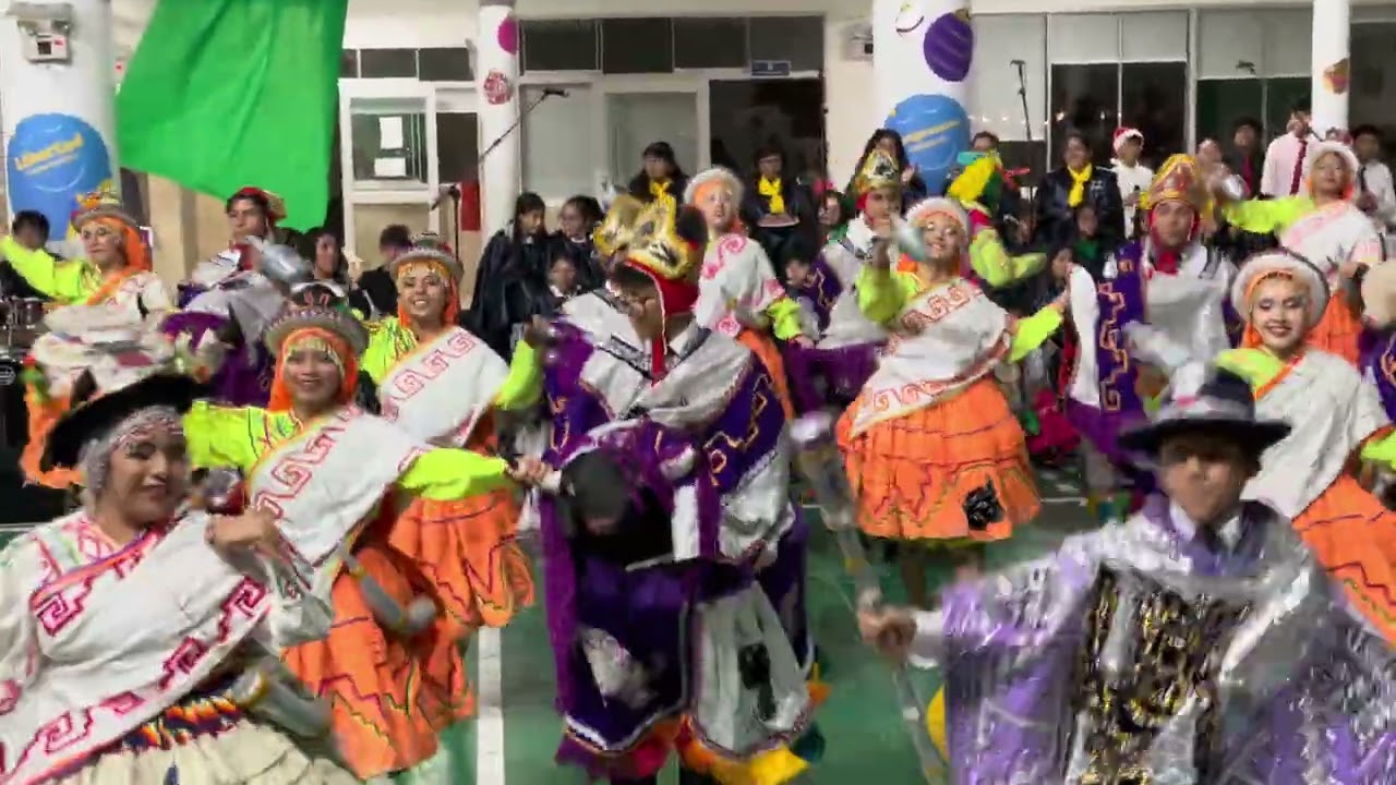 Joaquín bailando Waca Waca 