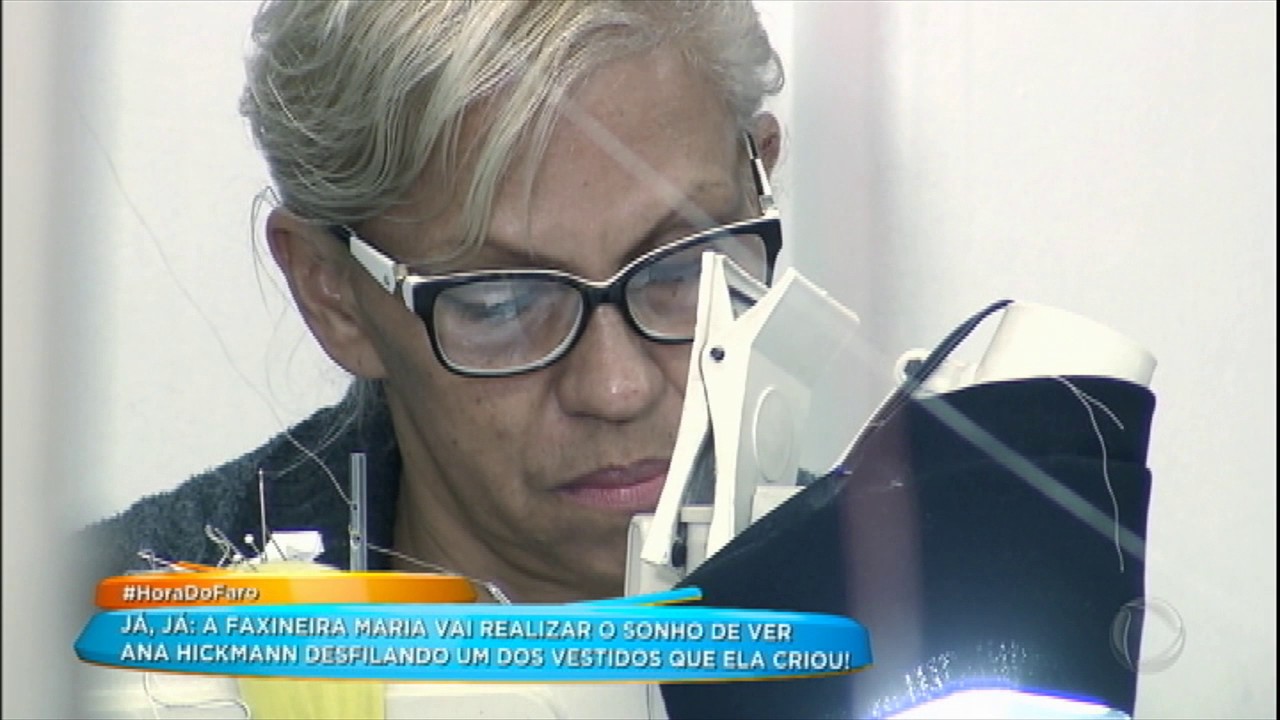 Maria conhece o ateli&ecirc; da estilista Gl&oacute;ria Coelho