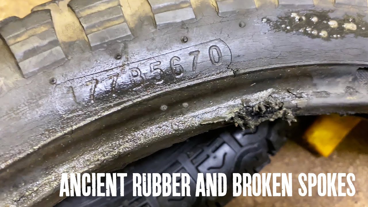 Barn find '50s Moto Guzzi motorcycle - replacing the ancient tyres, tubes and broken spokes I Part 9