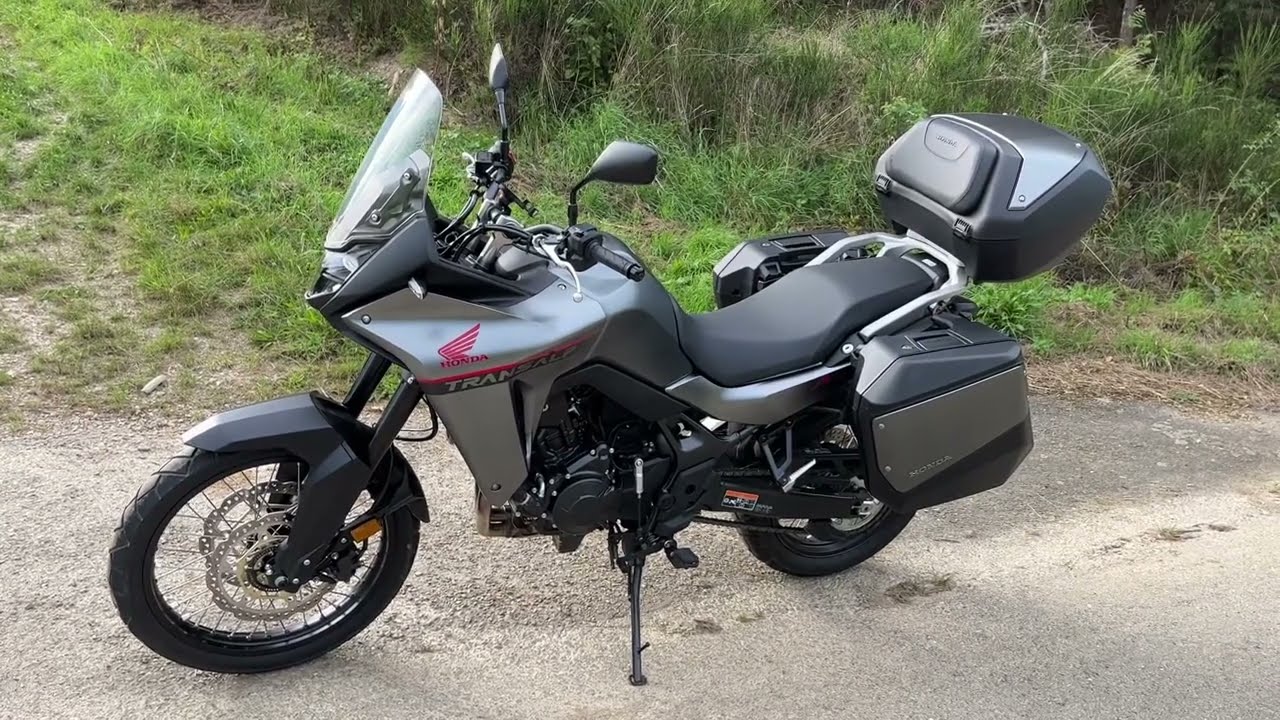 Honda XL750 Transalp Touring Edition (Deutsch) Koffer und Topcase auf der Transalp