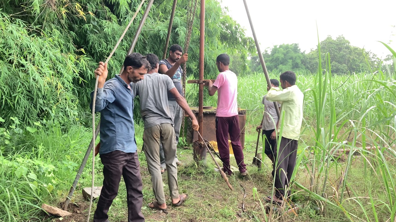 Chain kuppi se moter pipe bhar khichte hue