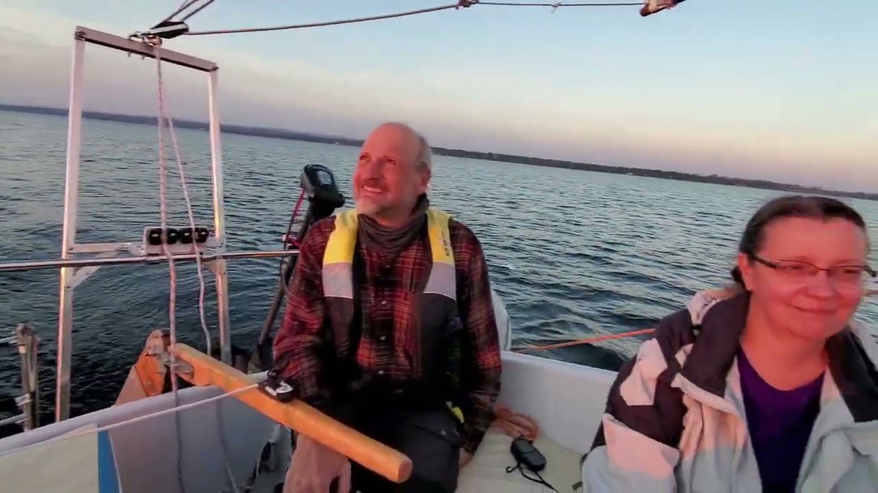 Junk rig sailing on a Paceship 23