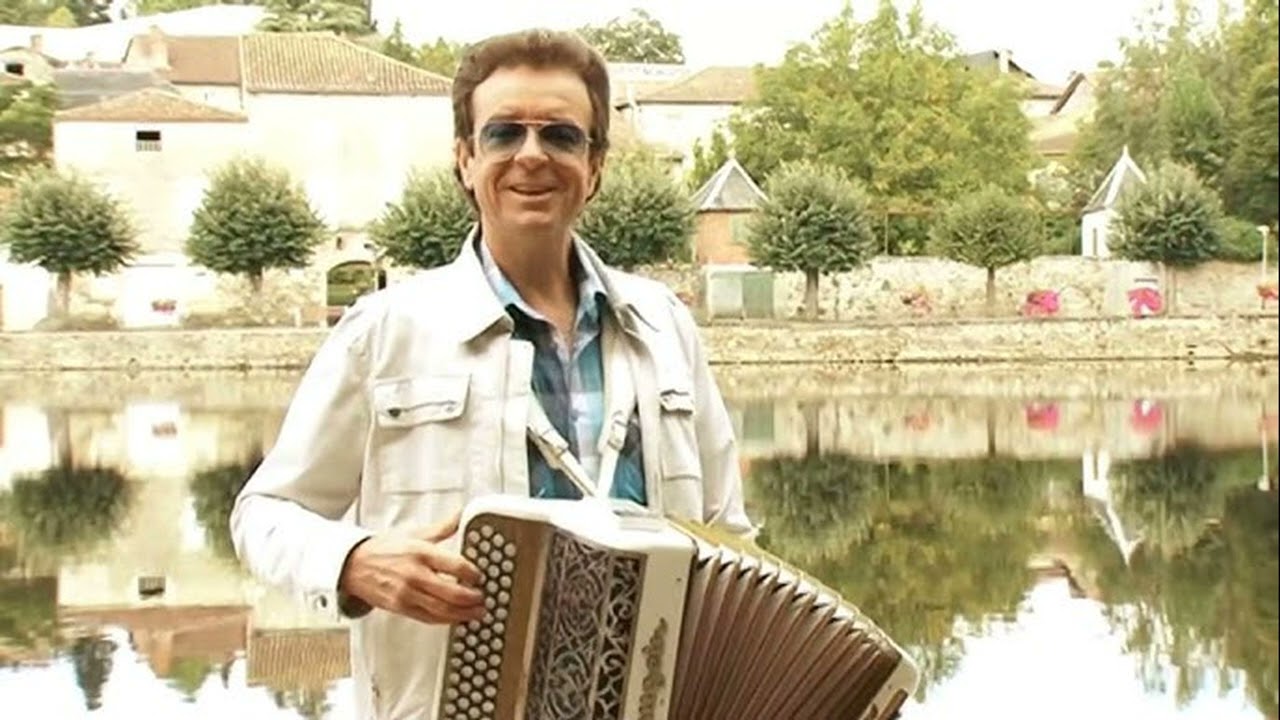 PIERRE ANDRE, SUR UN AIR D'ACCORDEON - Dans ton chez toi - De Calvi à Bonifacio.