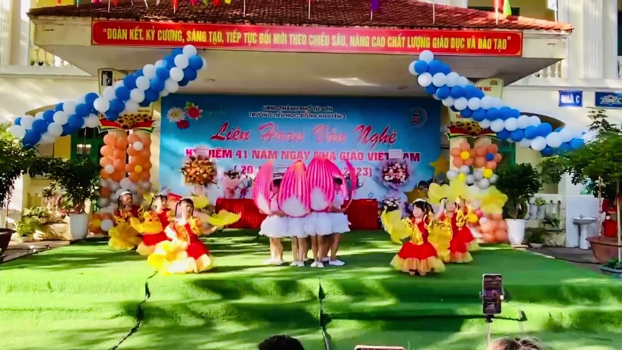 Múa Thầy cô cho em ước mơ - Học sinh khối 1 trường Tiểu học Đồng Nguyên 2 đạt giải Nhất!