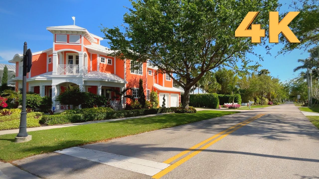 Walking around Naples, Florida, Gulf Shore Blvd, Lowdermilk Park, Fifth Avenue, March 2023