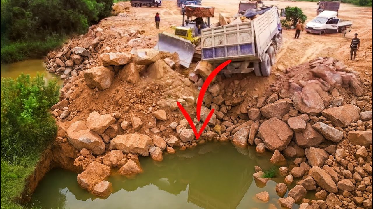 Powerful Strong Kumasi Bulldozer Helping Dump Trucks Fail Loading Rock 