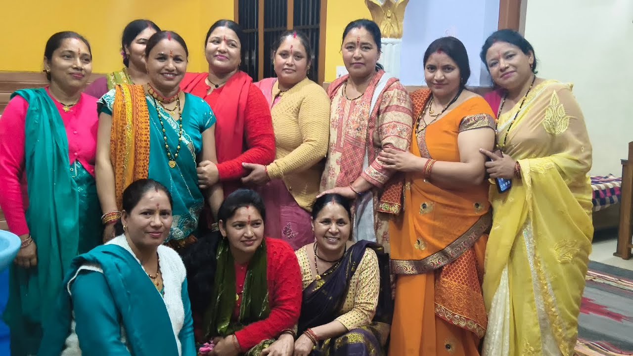 25 anniversary mai kirtan aur  khane mein bahut sare dish