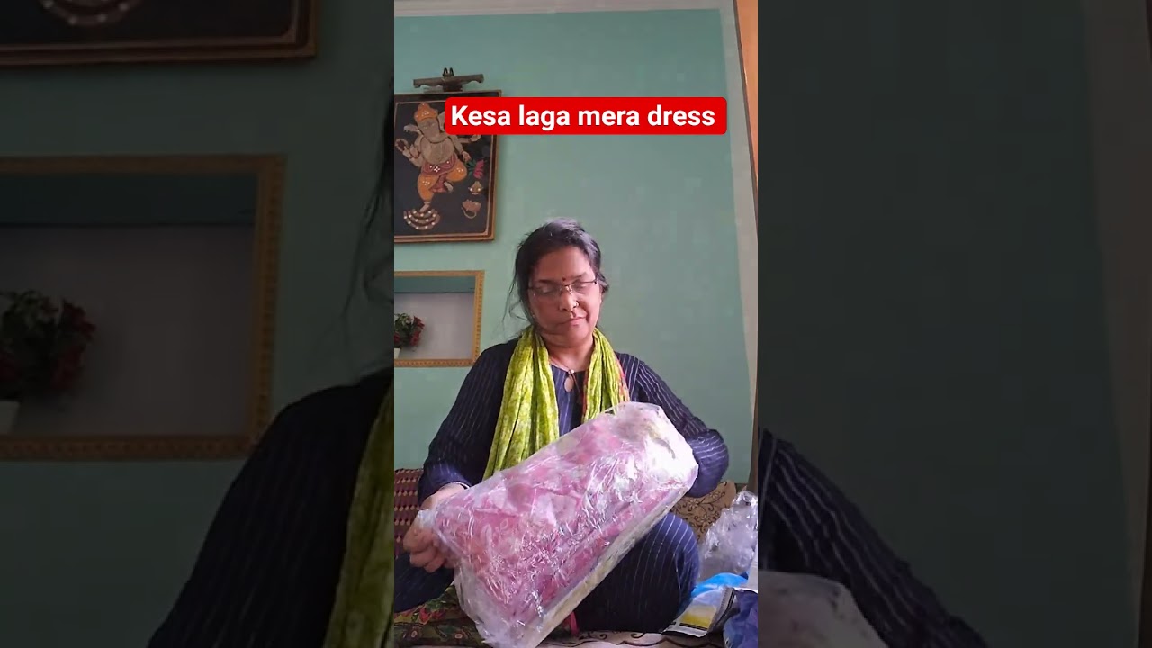 Mera dress kesa laga comments please #sumi Sinha housewife #bestyoutuber #newyoutuber #shorts