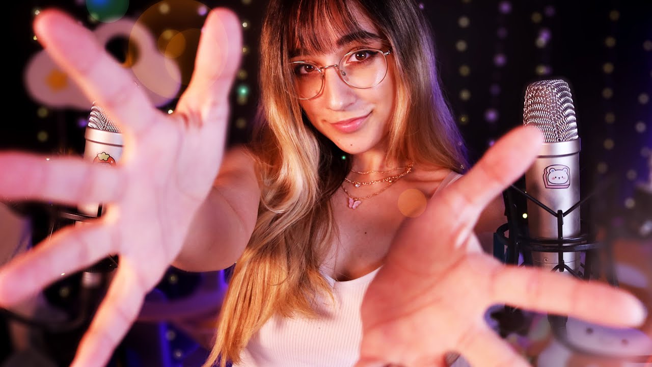 ASMR | Slow Hand Movements, Mouth Sounds & Tongue Clicking 💖 (w/ Close Ear-to-Ear Whispers)