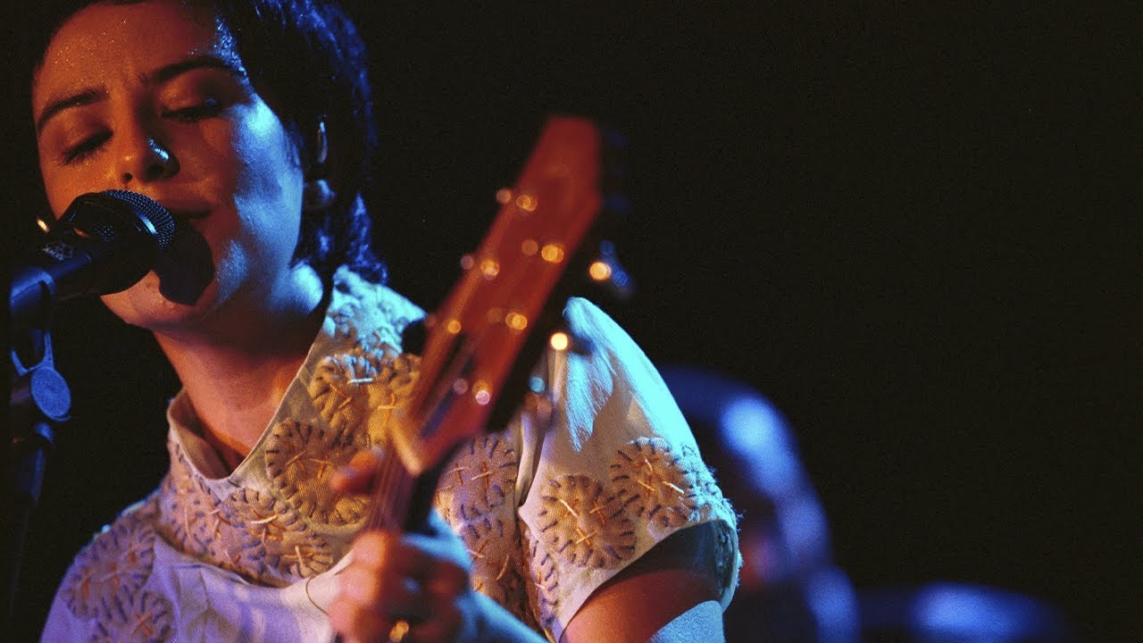 Pato Fu - Por Perto (ao vivo)