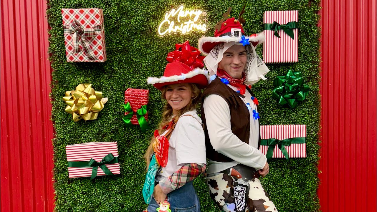 a tacky texan christmas party🤠🎄