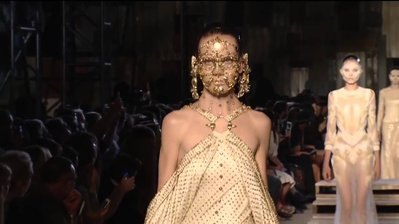 Givenchy | Spring Summer 2016 Full Fashion Show | Exclusive