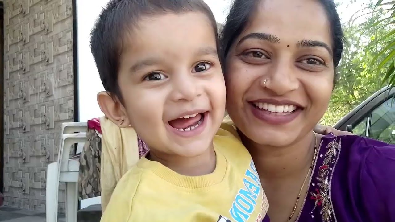 माहेरी गेल्यावर मम्मीची आणि माझ्या चुलतीची रंगपंचमी जोरदार झाली 🤣 🤣असा आनंद आजकाल बघायला मिळत  नाही 