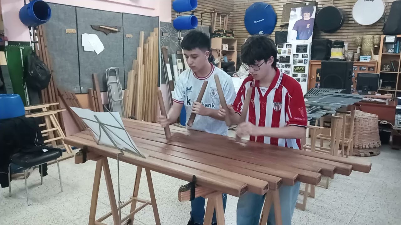 Sestaoko Txalaparta Eskola - Athletic Club Bilbao - Ereserkia (1. zatia)