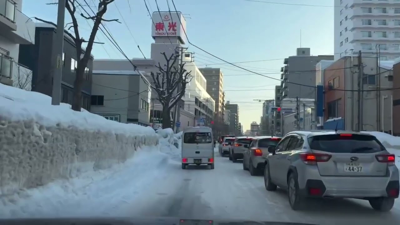 2月10日7時30分の札幌北1条通り