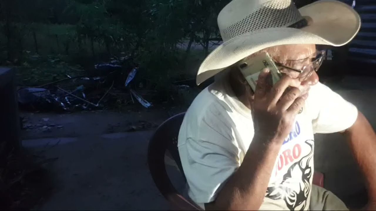 Llegamos Donde El Toro Burrero hablando con su hija Maria