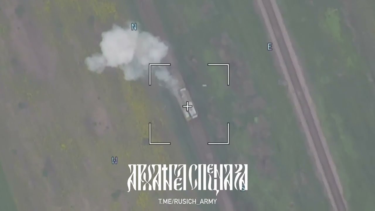 Angriff einer Lancet-Drohne auf ein ukrainisches, S-300 TEL im Marsch.