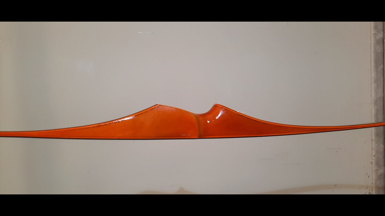 Lackieren von Holzbogen beim Bogenbau von Falco, Estland