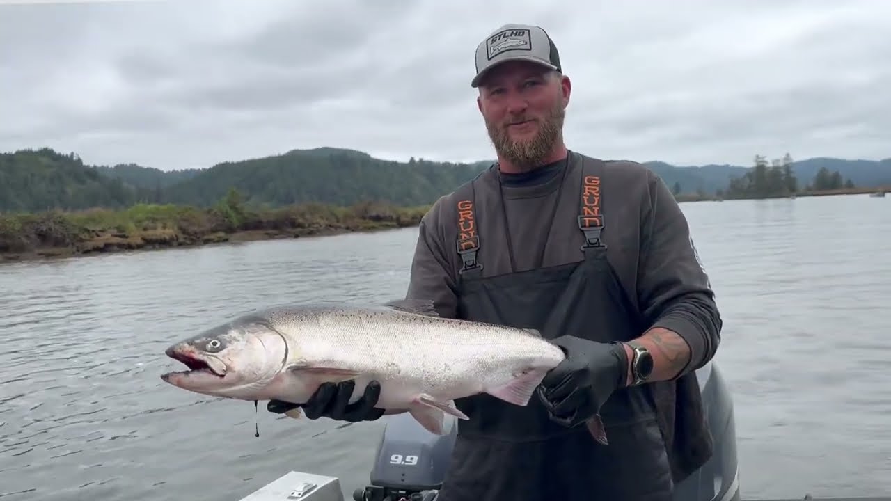 Siuslaw River, Oregon Chinook & Coho Salmon Fishing.