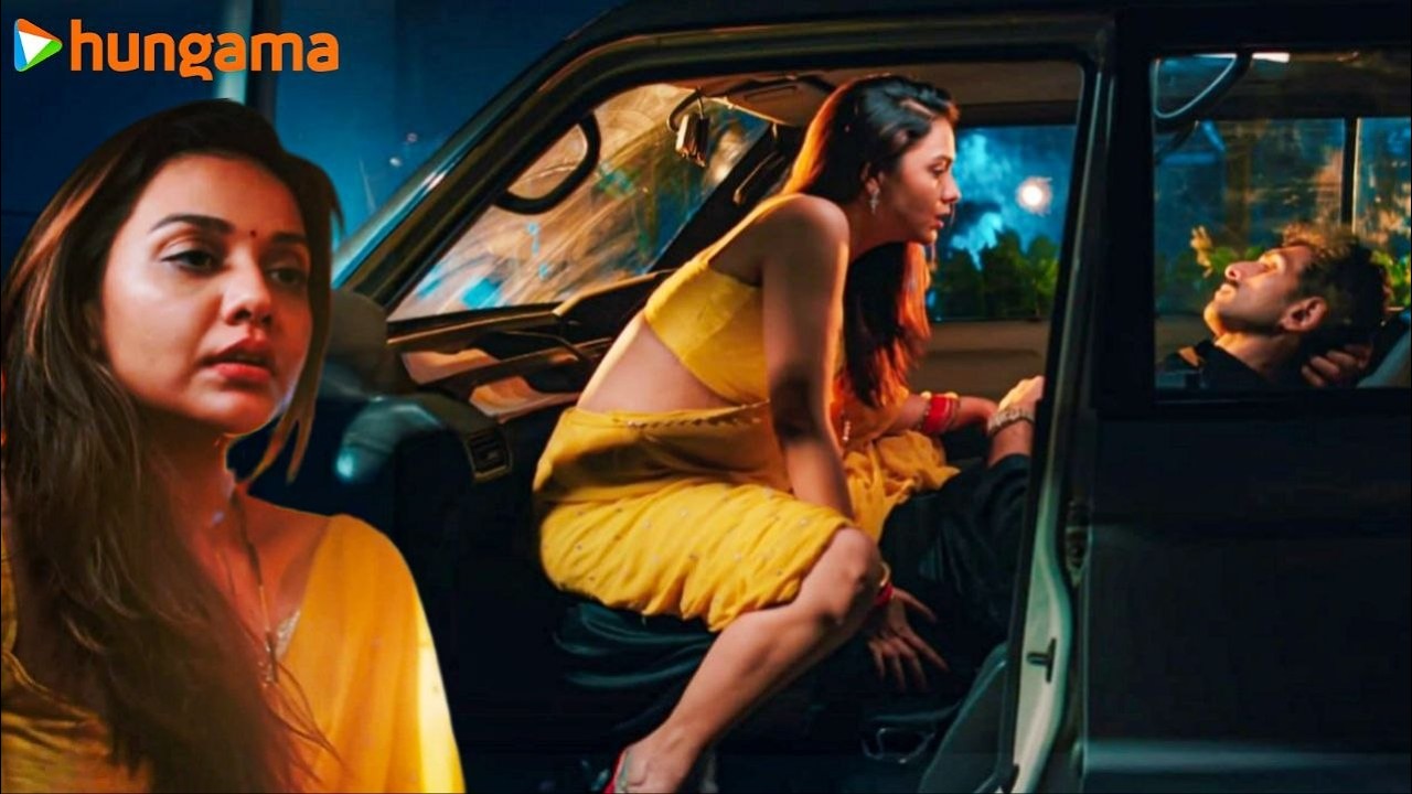 Suhaagraat Wale Din Pati Ko Chhodkar&hellip; Aashiq Se Milne Pahunch Gayi Car Me || Hungama OTT ||