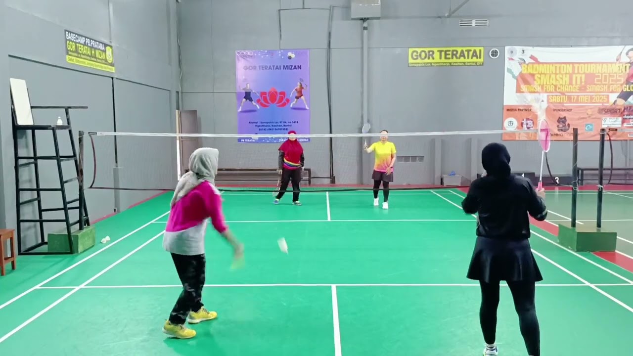 ALWAYS PARTNER BUNDA YANG CERIA 🙌🥰🤗 #badminton #bulutangkisindonesia #happy #health #fun #tepokbulu 